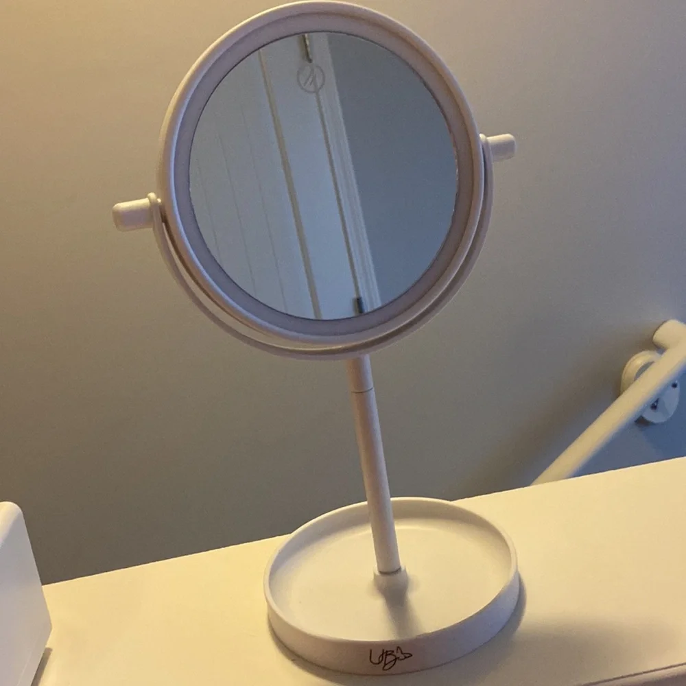 Personal Vanity mirror with Light